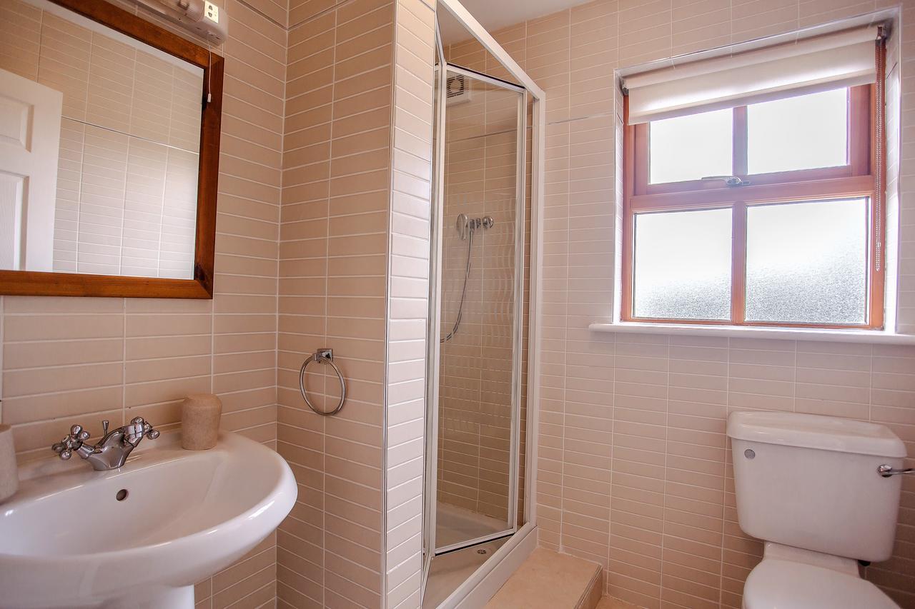 Burren Court Lodge Ballyvaughan Bagian luar foto