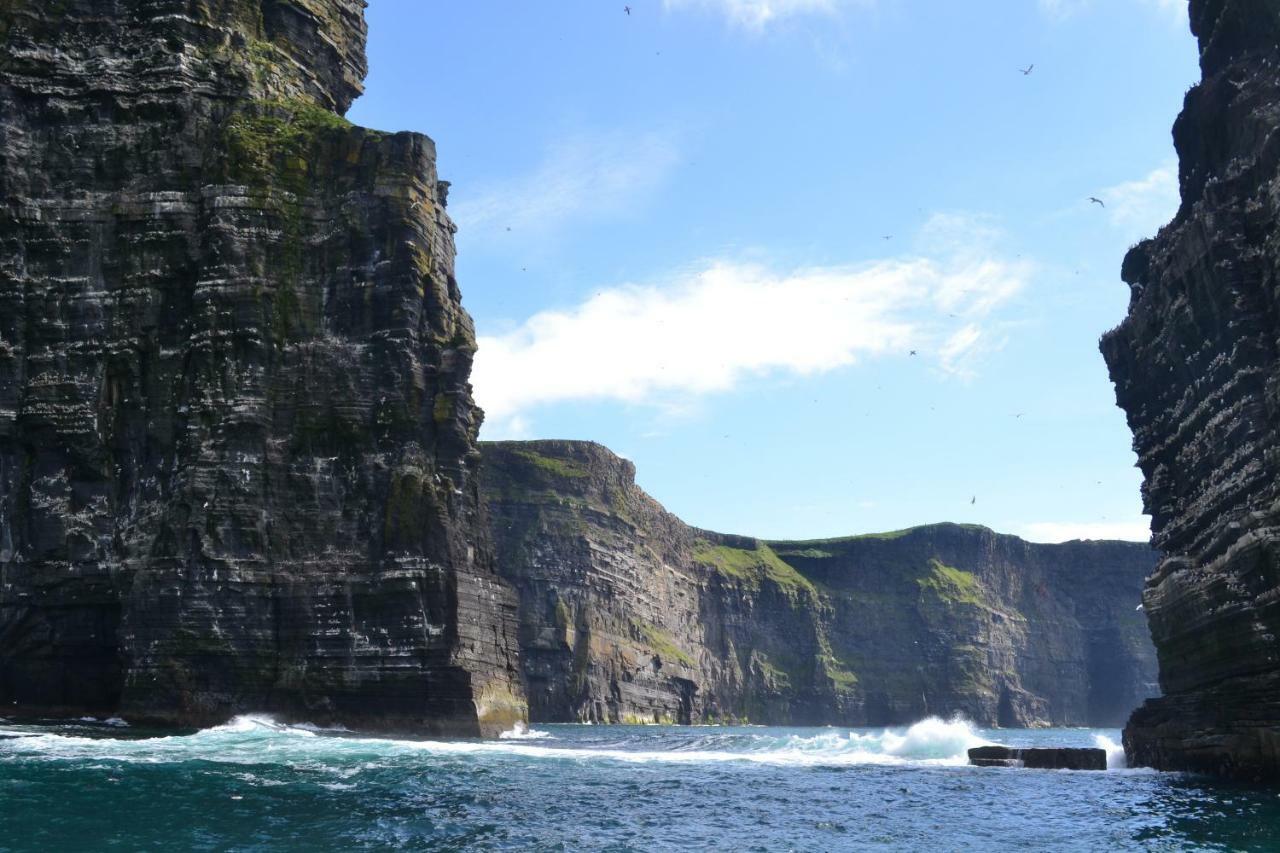 Burren Court Lodge Ballyvaughan Bagian luar foto